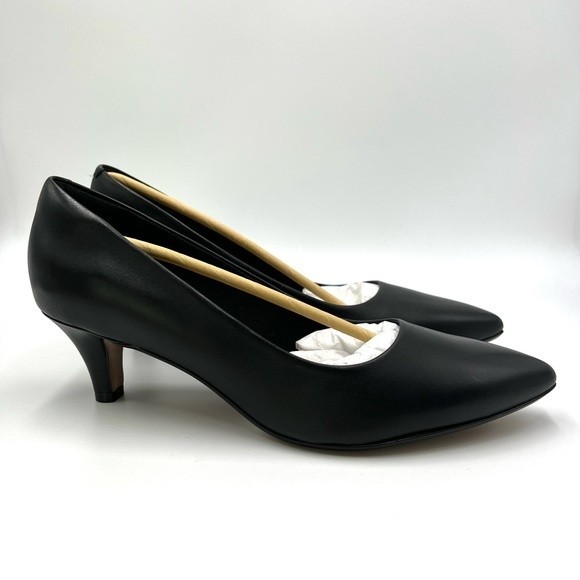 Clarks Size 10 Linvale Jerica Black Leather Low Height Kitten Heels Pumps Shoes - Picture 2 of 14
